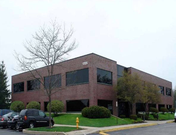 1725 S Naperville Rd, Wheaton, IL 60189
